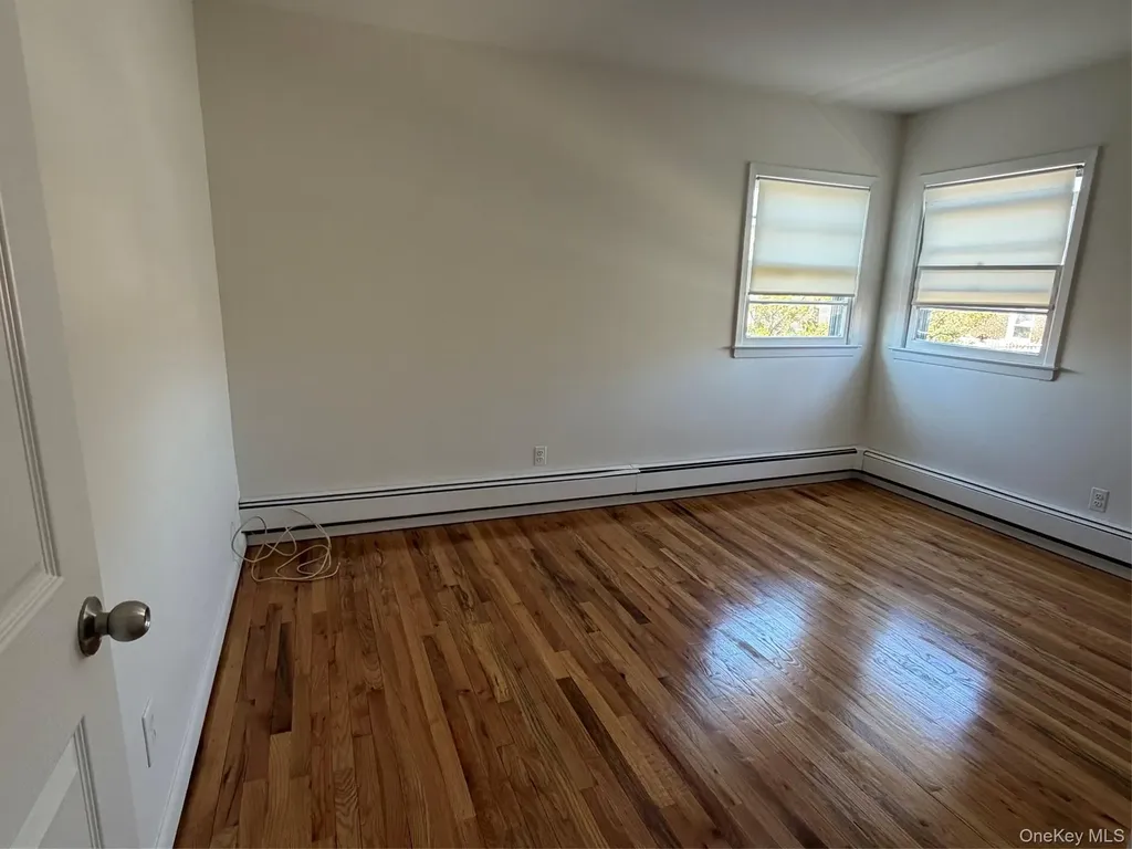 561 E Olive Street Long Beach NY 11561