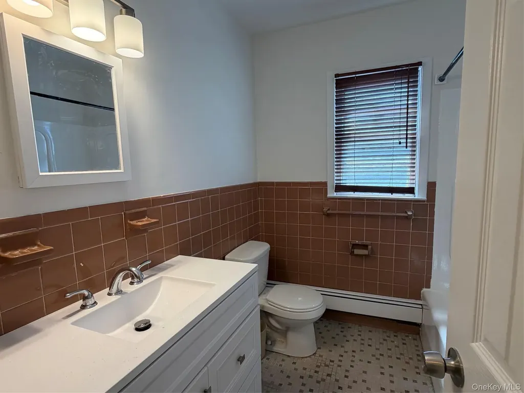 561 E Olive Street Long Beach NY 11561