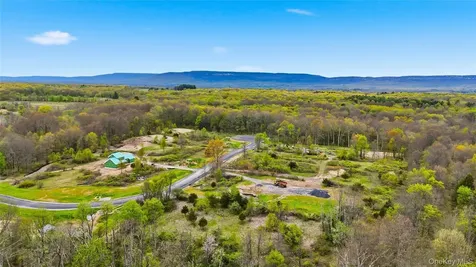 11 Scenic Meadow Drive Gardiner NY 12525