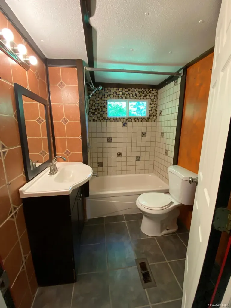 74 Lamoree Road Rhinebeck NY 12572