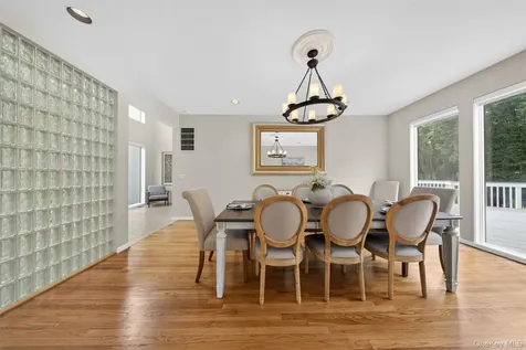 80 Tall Oak Crescent Syosset NY 11791