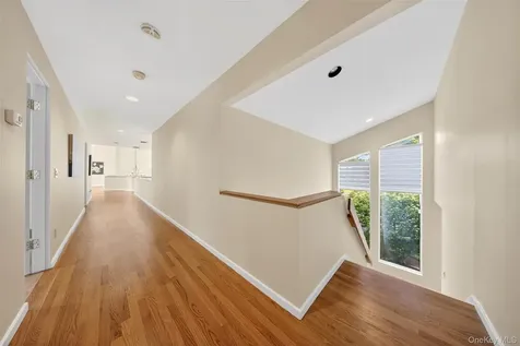 80 Tall Oak Crescent Syosset NY 11791
