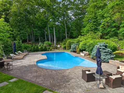 80 Tall Oak Crescent Syosset NY 11791