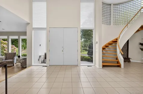 80 Tall Oak Crescent Syosset NY 11791
