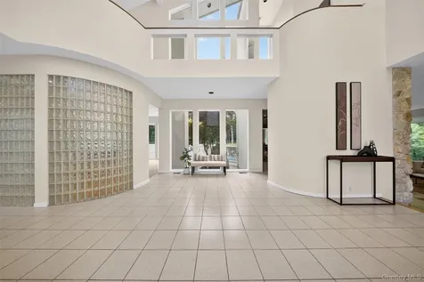 80 Tall Oak Crescent Syosset NY 11791