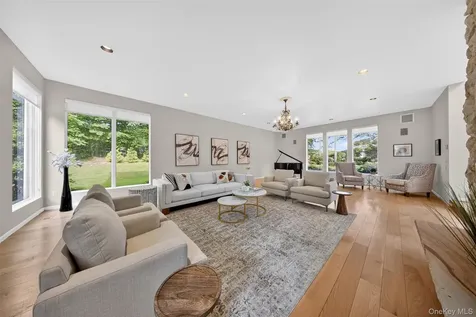 80 Tall Oak Crescent Syosset NY 11791