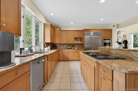 80 Tall Oak Crescent Syosset NY 11791