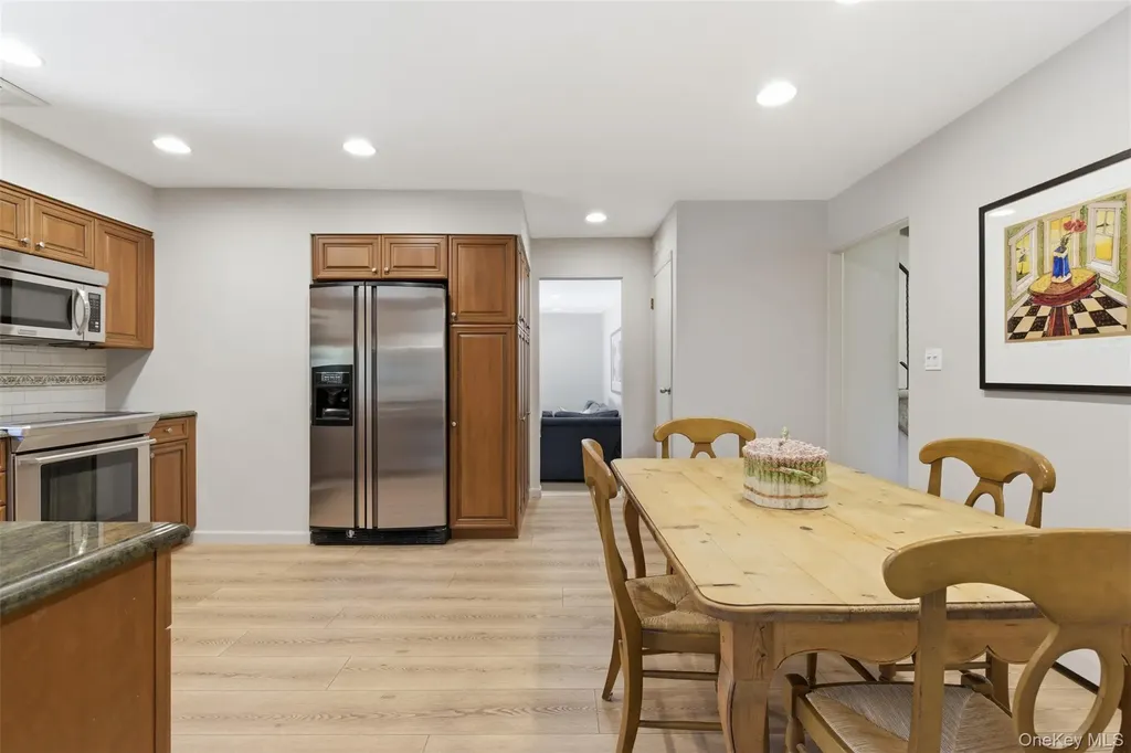 16 Amherst Lane Smithtown NY 11787