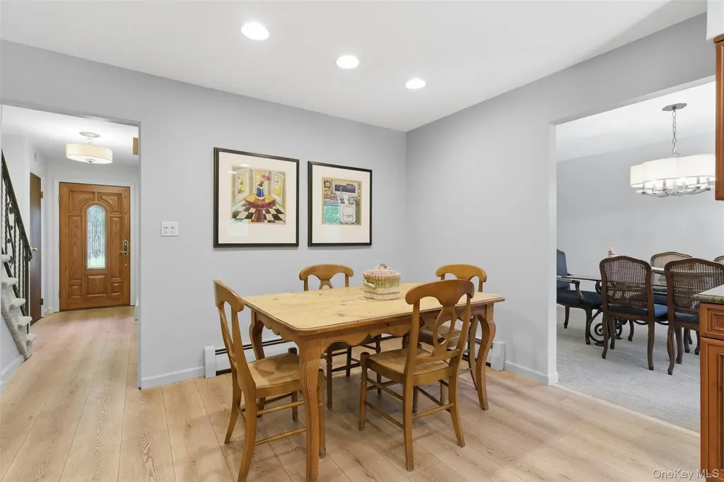 16 Amherst Lane Smithtown NY 11787