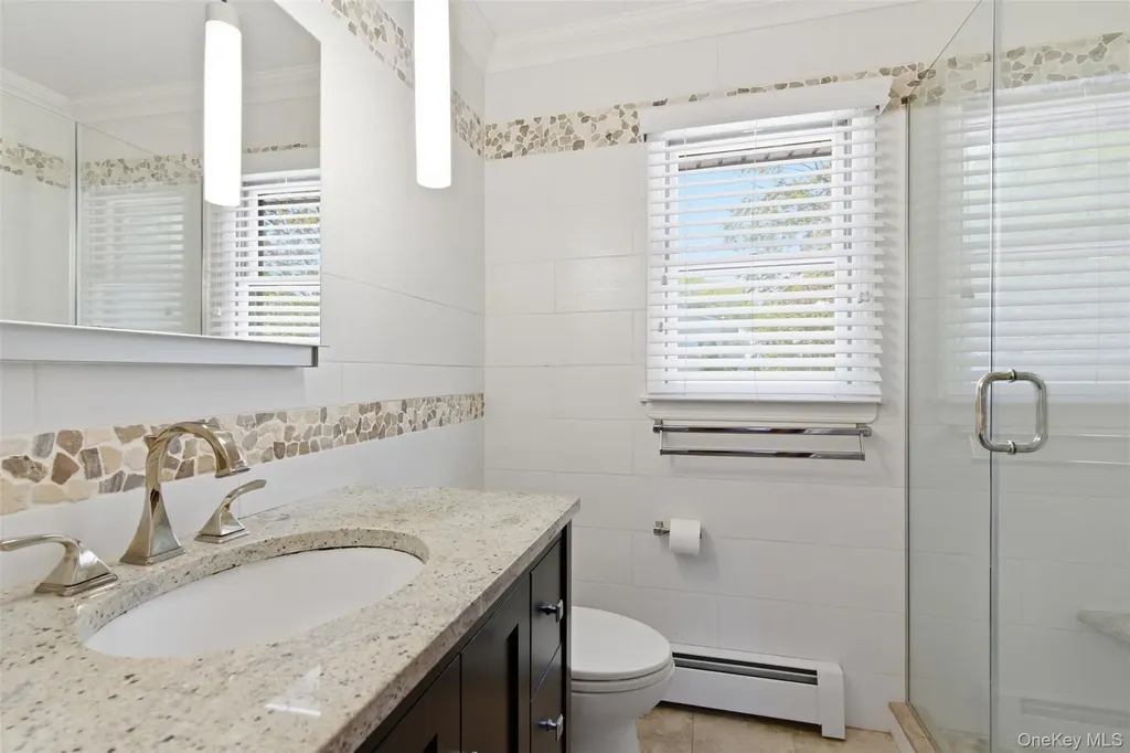 16 Amherst Lane Smithtown NY 11787