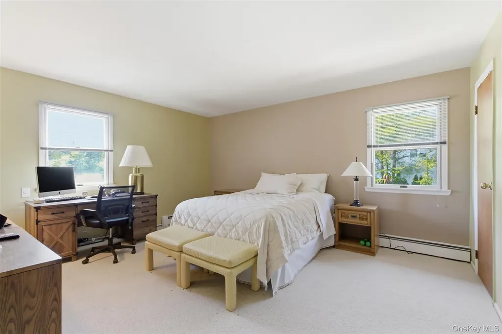 16 Amherst Lane Smithtown NY 11787
