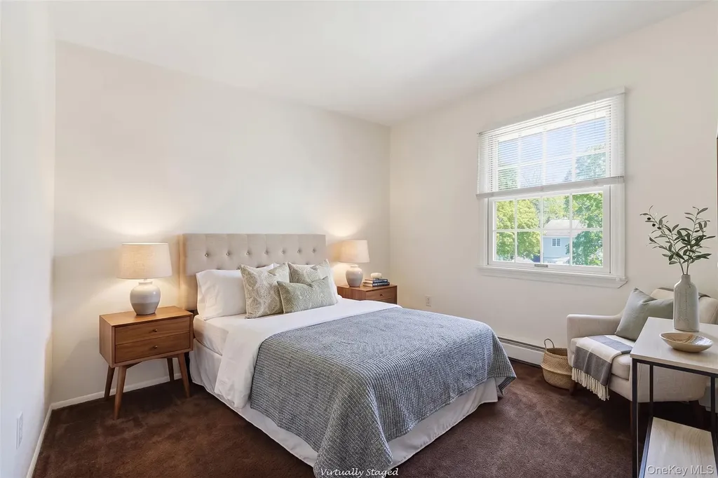 16 Amherst Lane Smithtown NY 11787