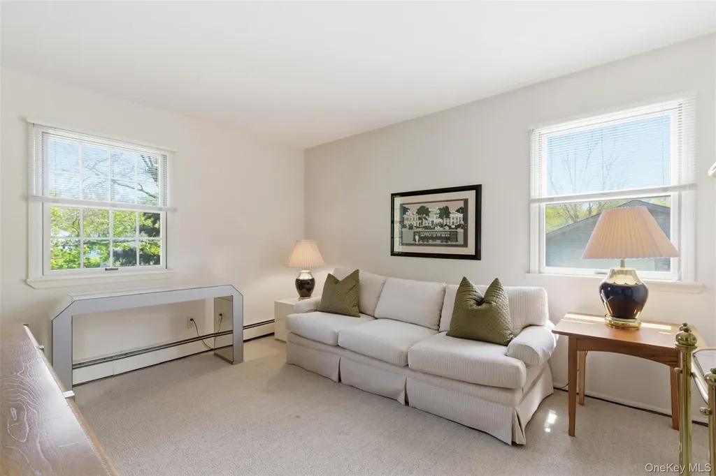 16 Amherst Lane Smithtown NY 11787
