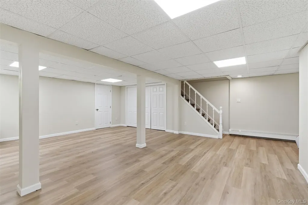 16 Amherst Lane Smithtown NY 11787