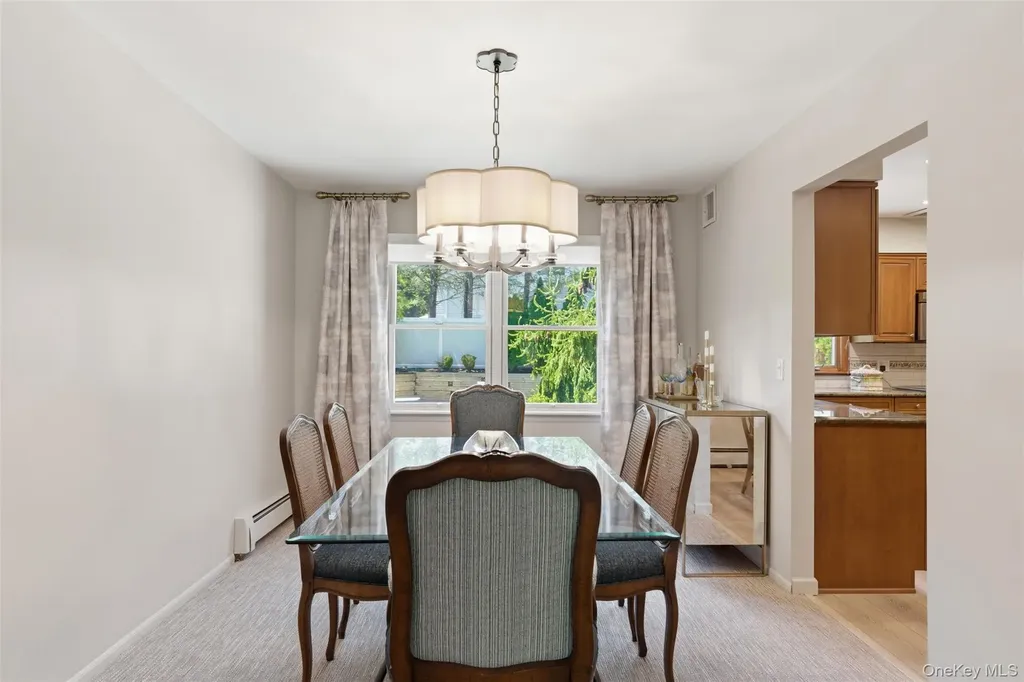 16 Amherst Lane Smithtown NY 11787