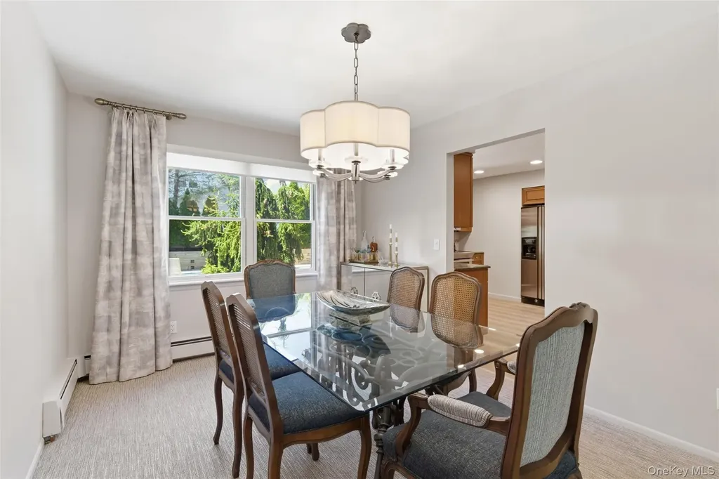 16 Amherst Lane Smithtown NY 11787