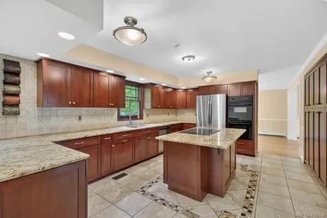 18 Bradley Court Brewster NY 10509