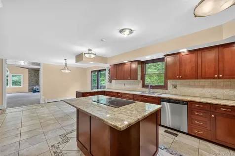 18 Bradley Court Brewster NY 10509