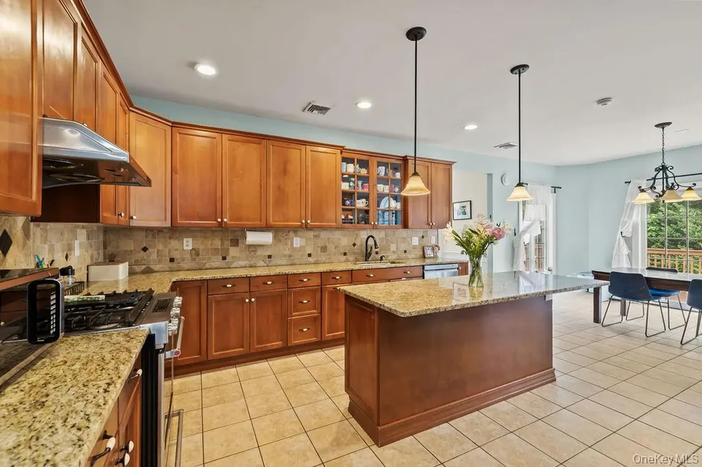 24 Oxford Drive Suffern NY 10901