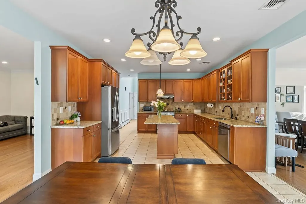 24 Oxford Drive Suffern NY 10901