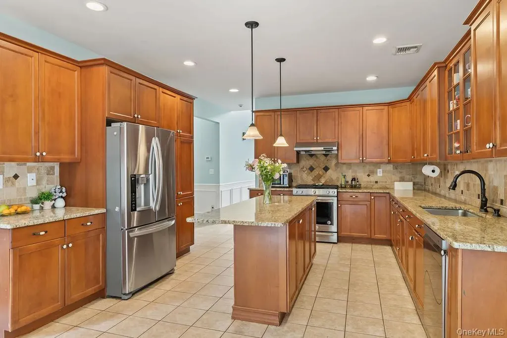 24 Oxford Drive Suffern NY 10901
