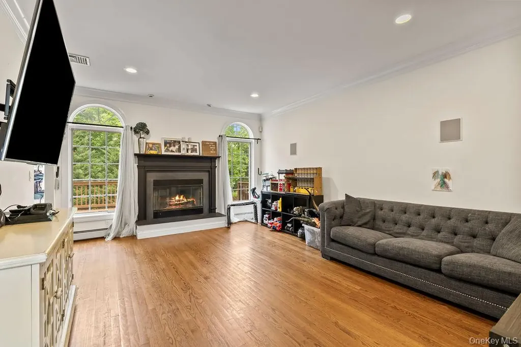 24 Oxford Drive Suffern NY 10901