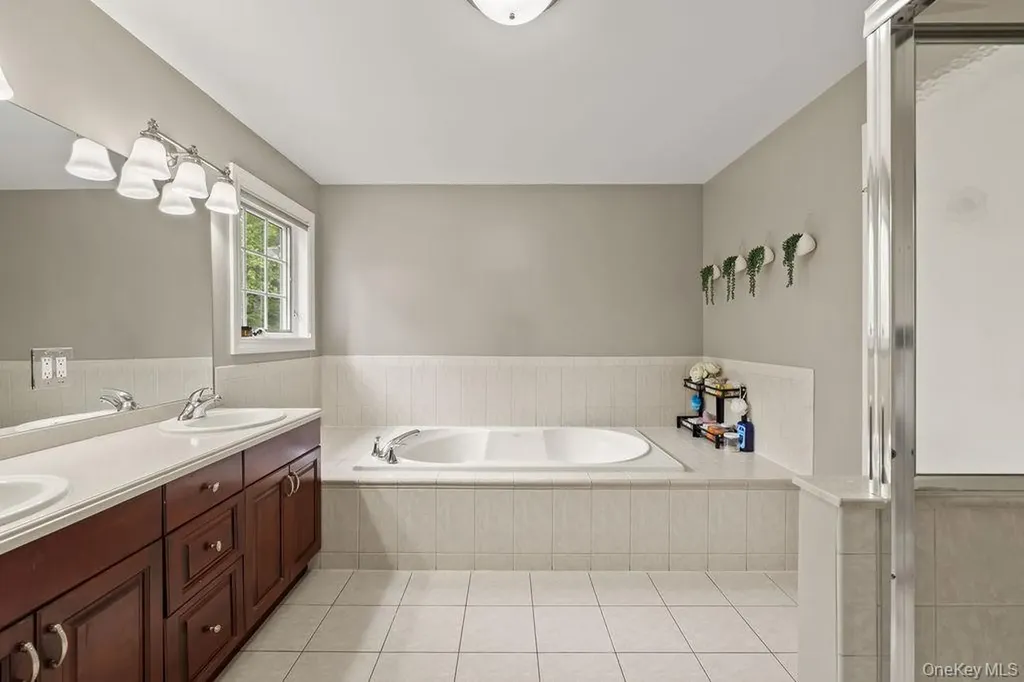 24 Oxford Drive Suffern NY 10901