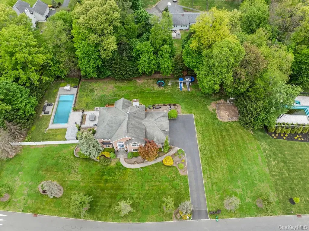 24 Oxford Drive Suffern NY 10901