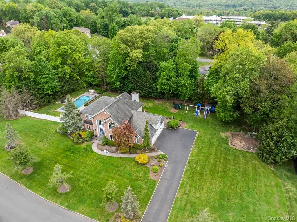 24 Oxford Drive Suffern NY 10901