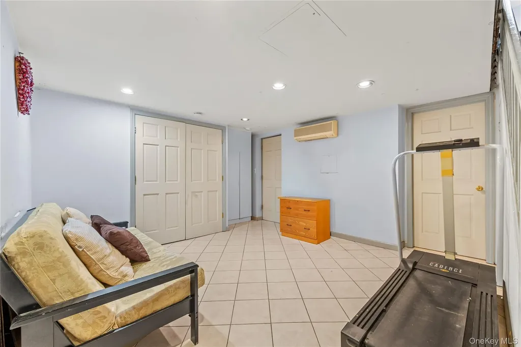119-20 9th Avenue College Point NY 11356