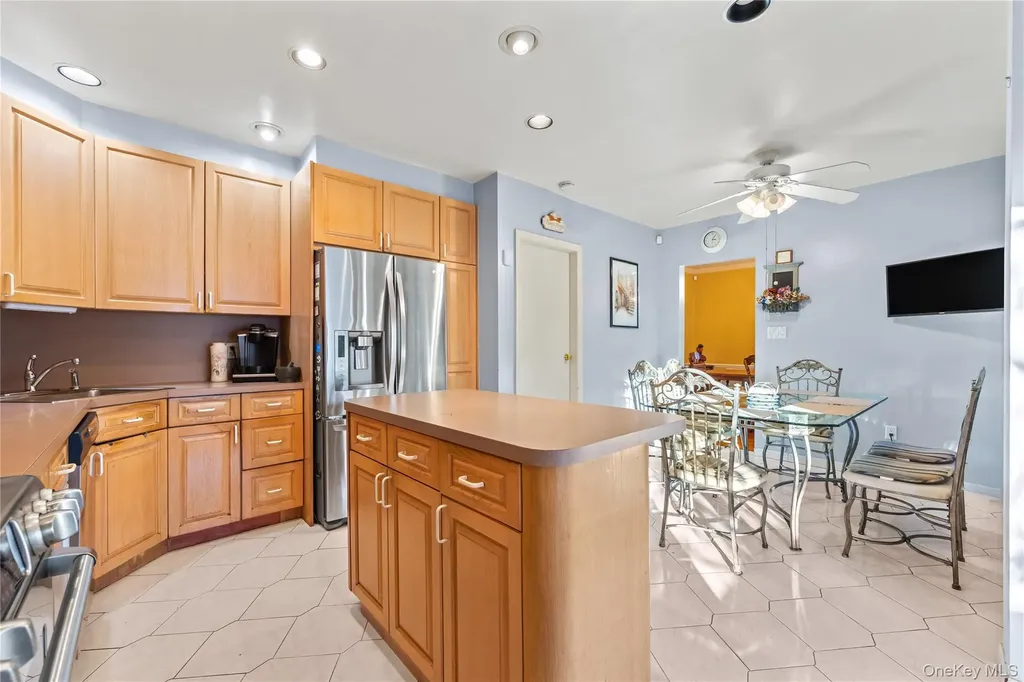 119-20 9th Avenue College Point NY 11356