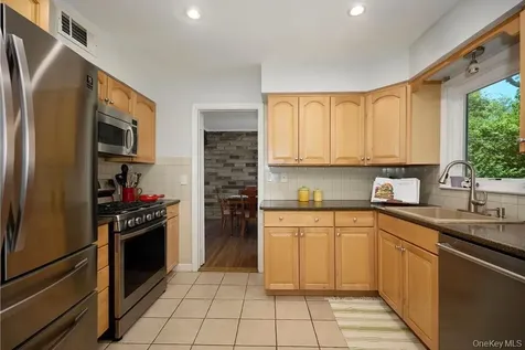 304 Surrey Drive New Rochelle NY 10804