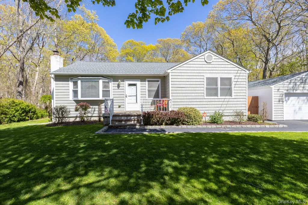 17 Biltmore Drive Mastic Beach NY 11951
