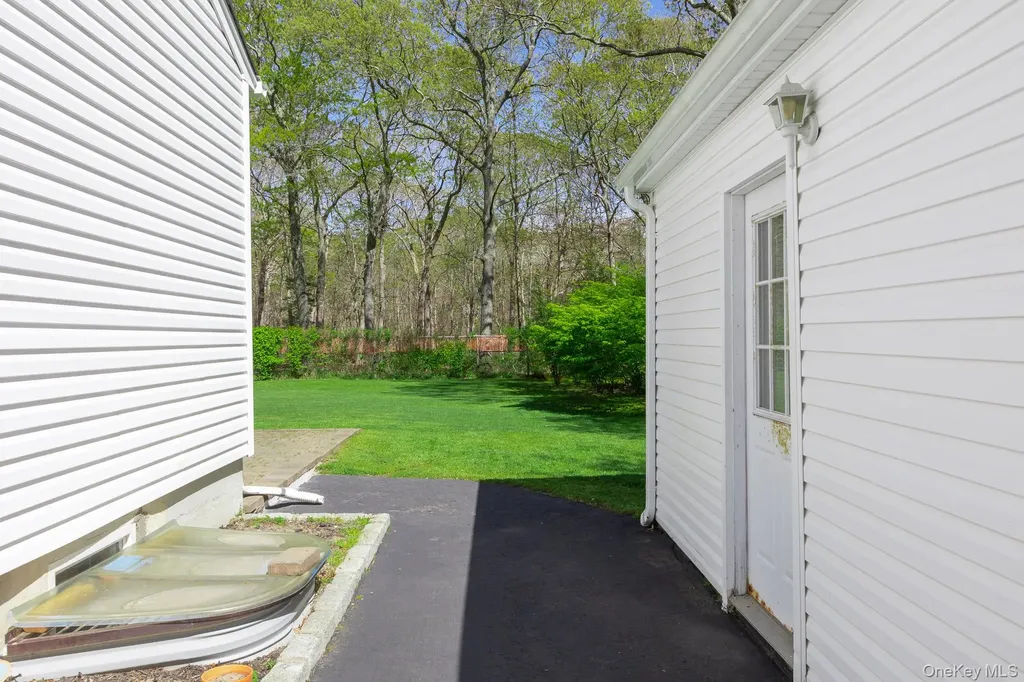 17 Biltmore Drive Mastic Beach NY 11951