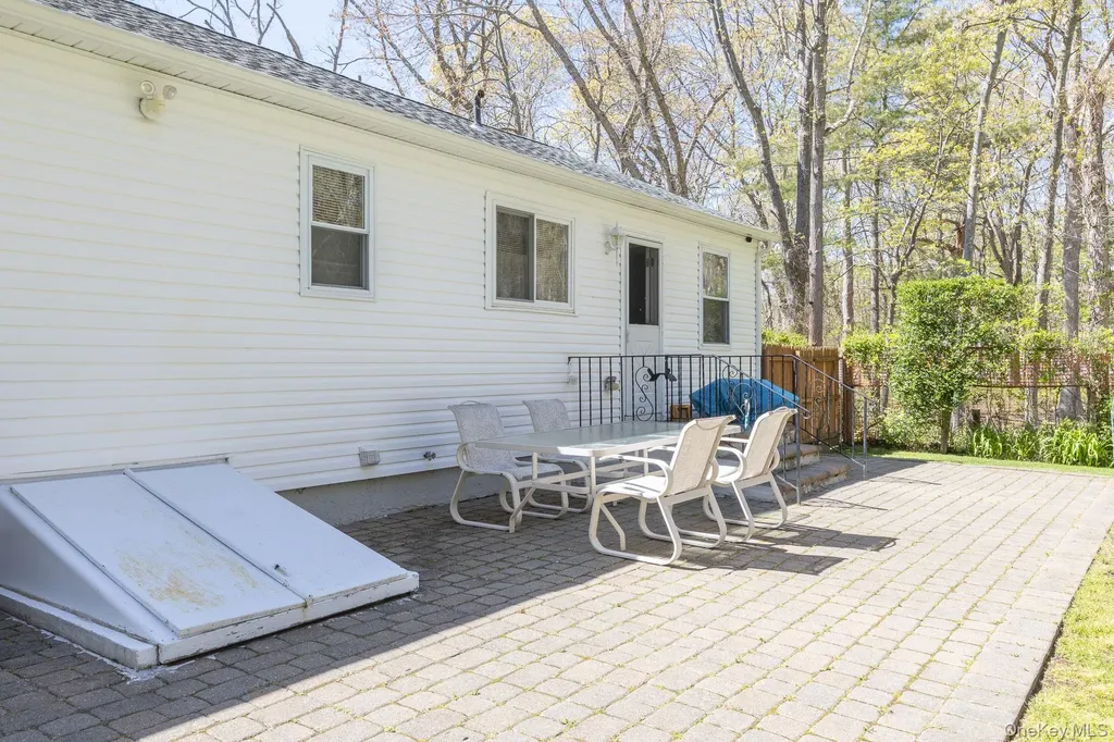 17 Biltmore Drive Mastic Beach NY 11951
