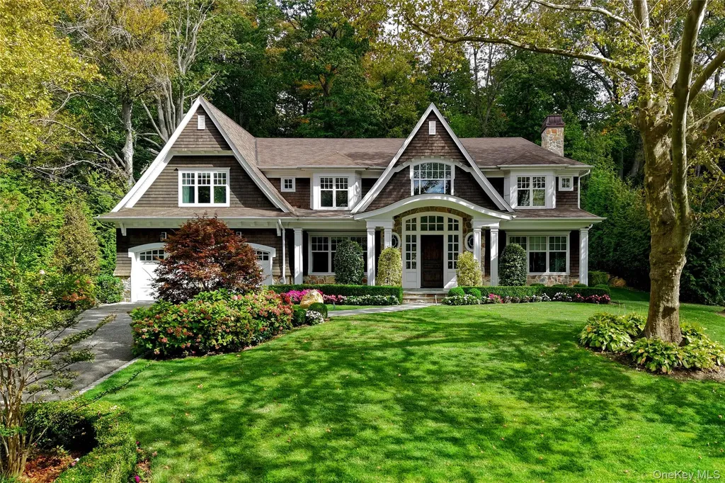 35 Mimosa Drive East Hills NY 11576