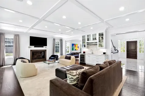 35 Mimosa Drive East Hills NY 11576