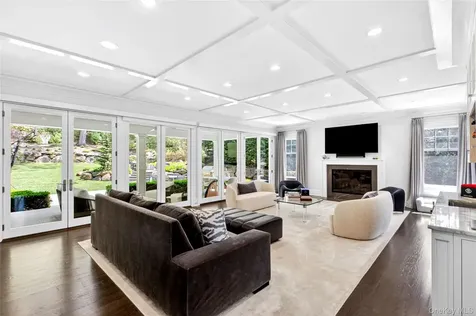 35 Mimosa Drive East Hills NY 11576