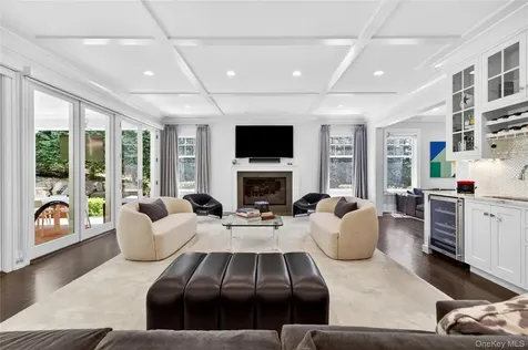 35 Mimosa Drive East Hills NY 11576