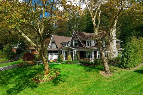 35 Mimosa Drive East Hills NY 11576