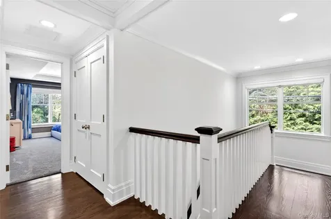 35 Mimosa Drive East Hills NY 11576