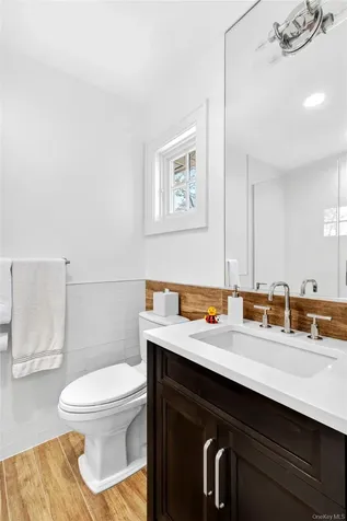 35 Mimosa Drive East Hills NY 11576