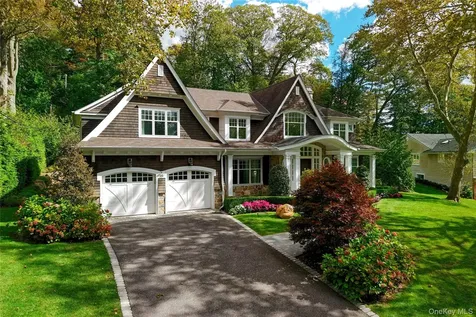 35 Mimosa Drive East Hills NY 11576