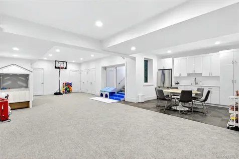 35 Mimosa Drive East Hills NY 11576