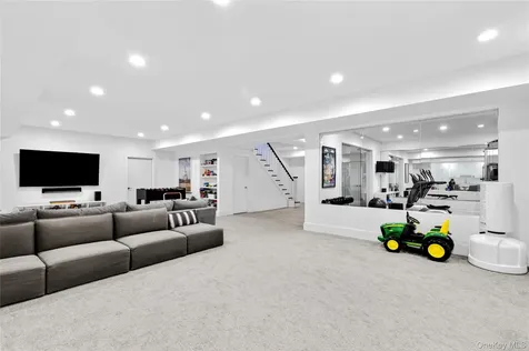 35 Mimosa Drive East Hills NY 11576