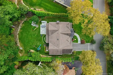 35 Mimosa Drive East Hills NY 11576