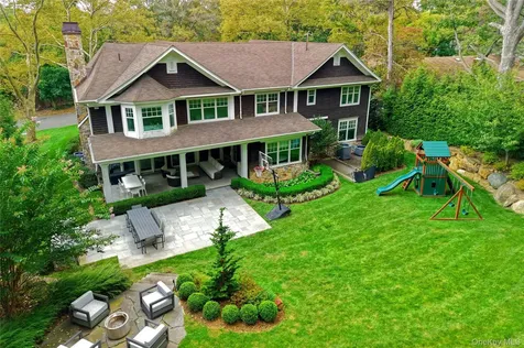35 Mimosa Drive East Hills NY 11576