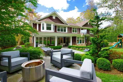 35 Mimosa Drive East Hills NY 11576