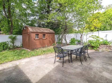 21 Marwood Road N Port Washington NY 11050
