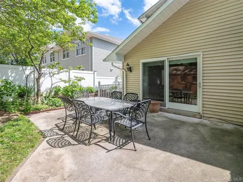 21 Marwood Road N Port Washington NY 11050